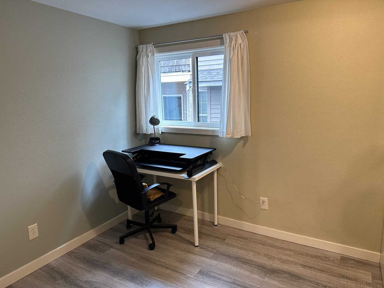 2626 E Madison St #5 - Photo 4 of 11