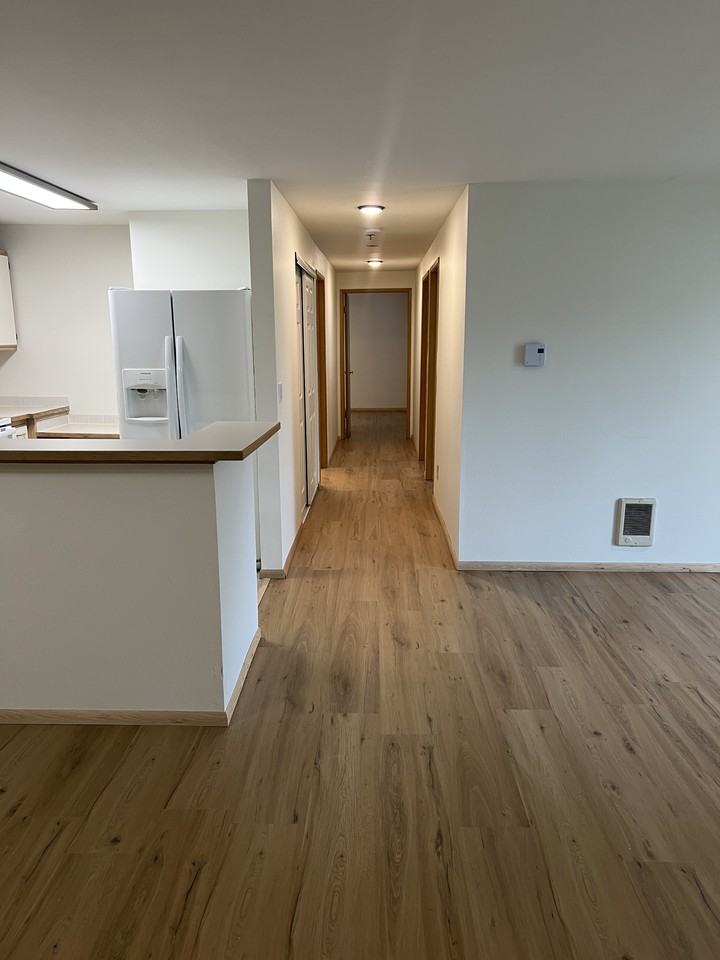 975 Aberdeen Avenue Northeast B 102 #NA - Photo 3 of 24