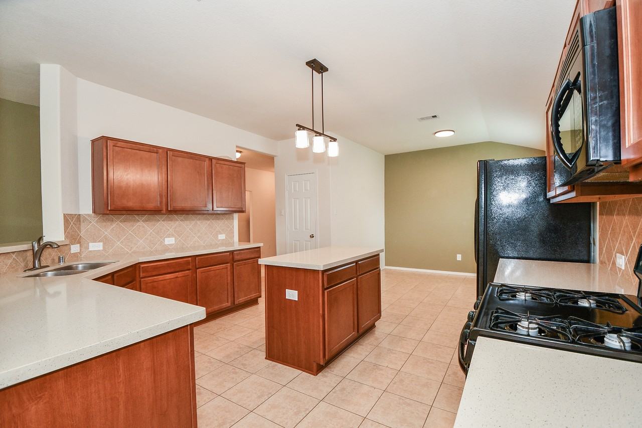 20302 Mathis Landing Dr #NA - Photo 6 of 18