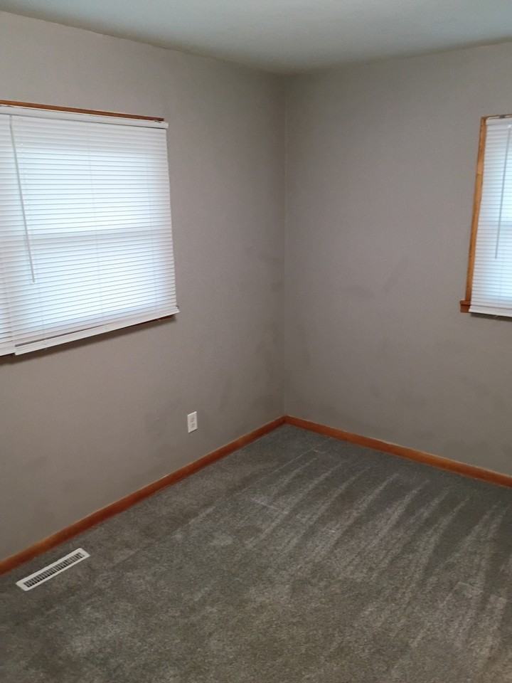 1421 W 14th St #NA - Photo 4 of 20