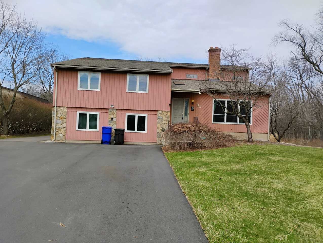 85 Debbie Dr - Photo 2 of 10