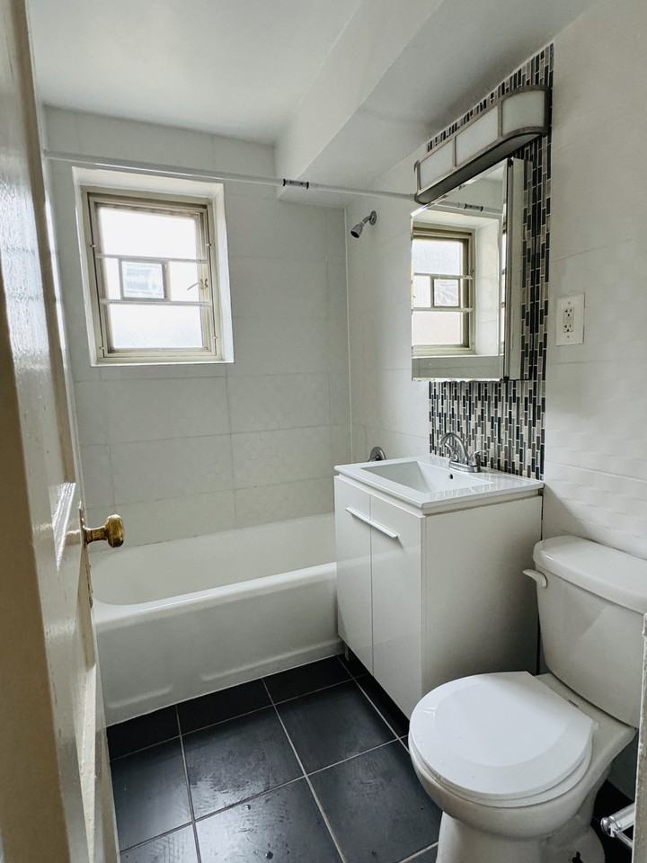 192 71st Ave #2C - Photo 5 of 8