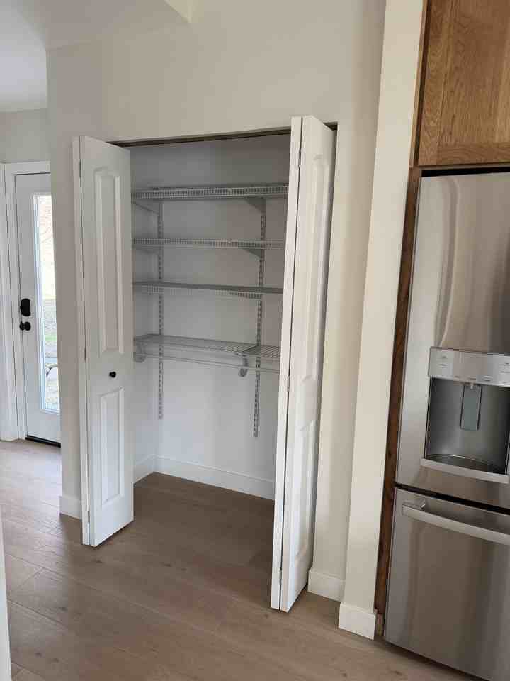 300 N Jefferson St #NA - Photo 3 of 20