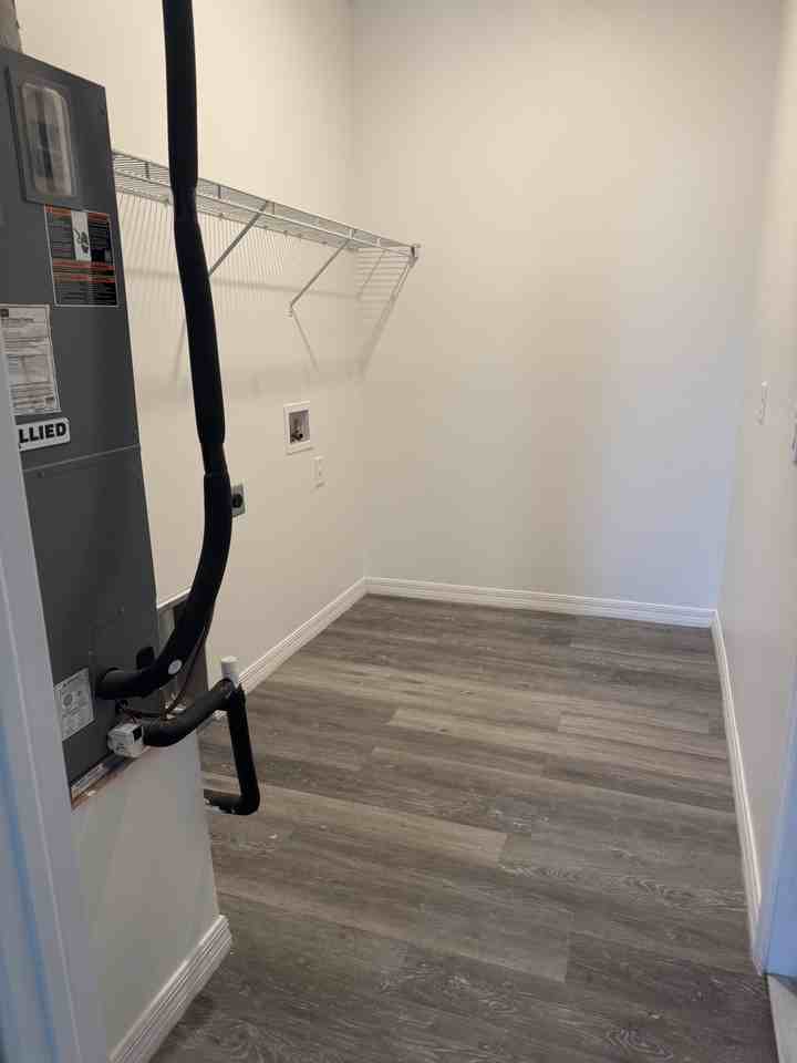 2532 Nw 31st Ave #NA - Photo 4 of 11