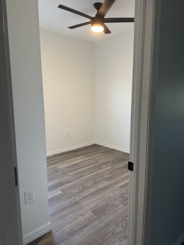 2532 Nw 31st Ave #NA - Photo 5 of 11