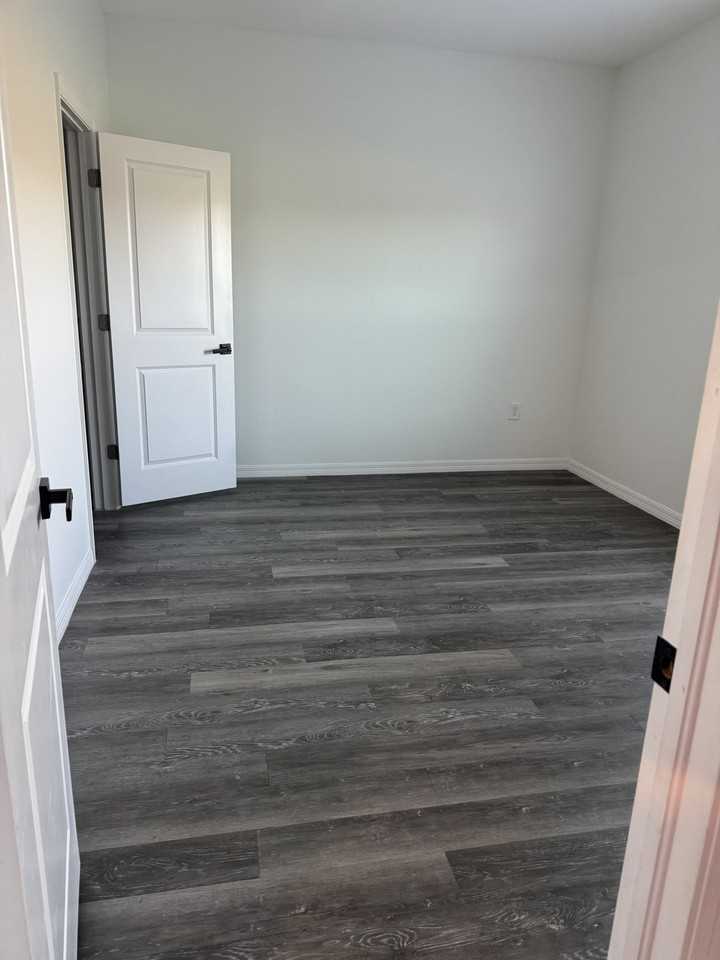 2532 Nw 31st Ave #NA - Photo 6 of 11