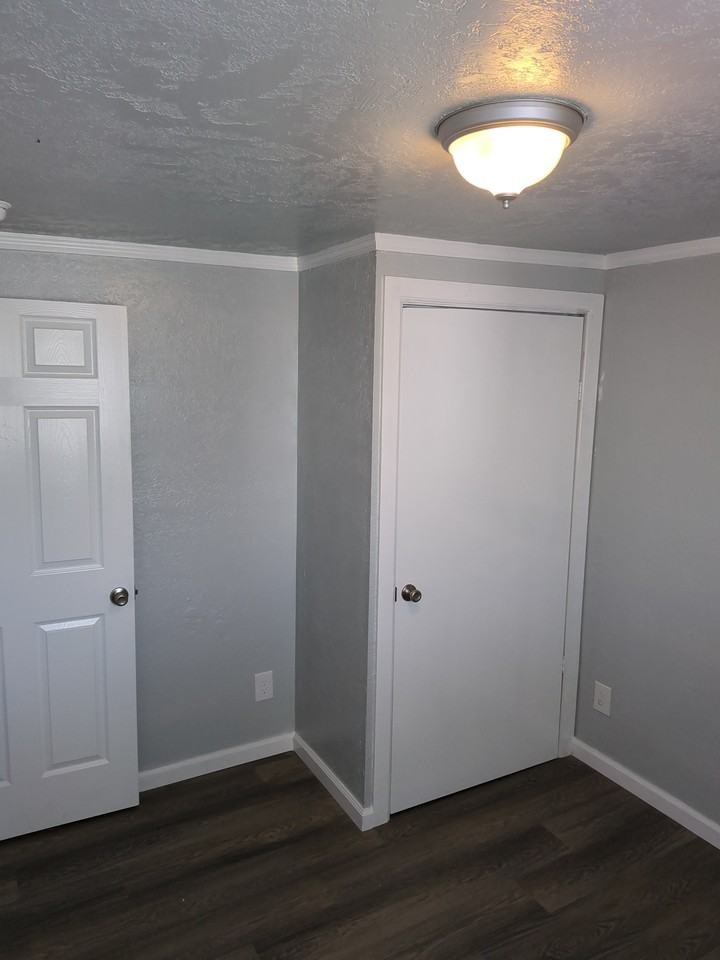 340 E 8th N #A - Photo 4 of 11