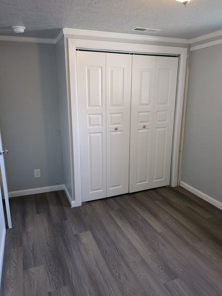 340 E 8th N #A - Photo 6 of 11