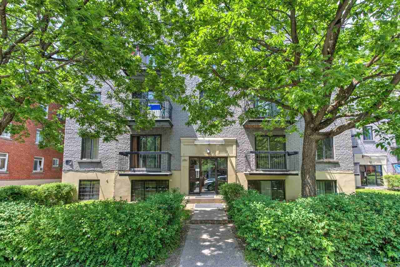 4861 Av Barclay - Photo 2 of 8