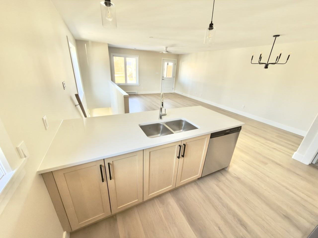 12 Victoria Ave - Photo 5 of 17