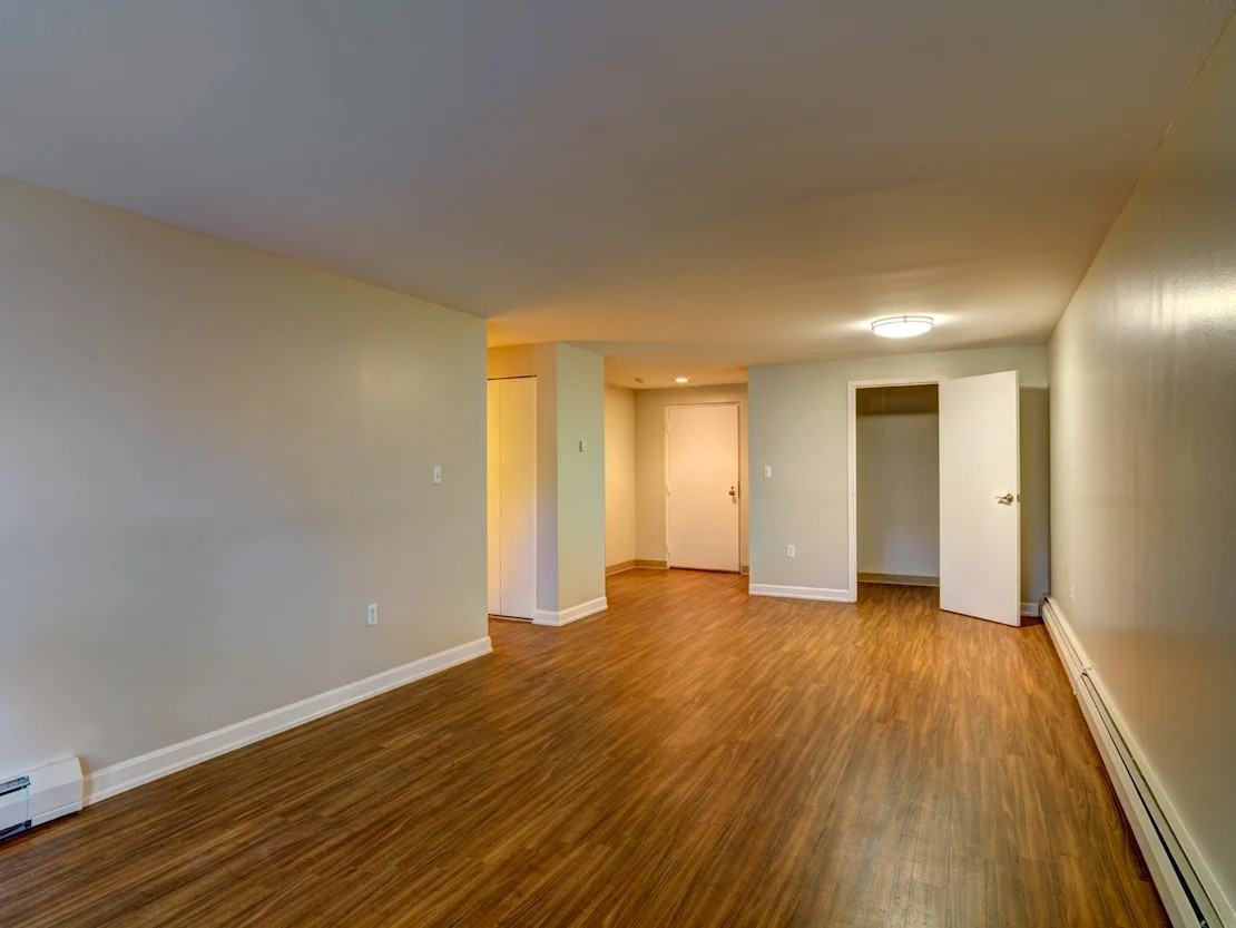 Rockingham Glen - Photo 6 of 13