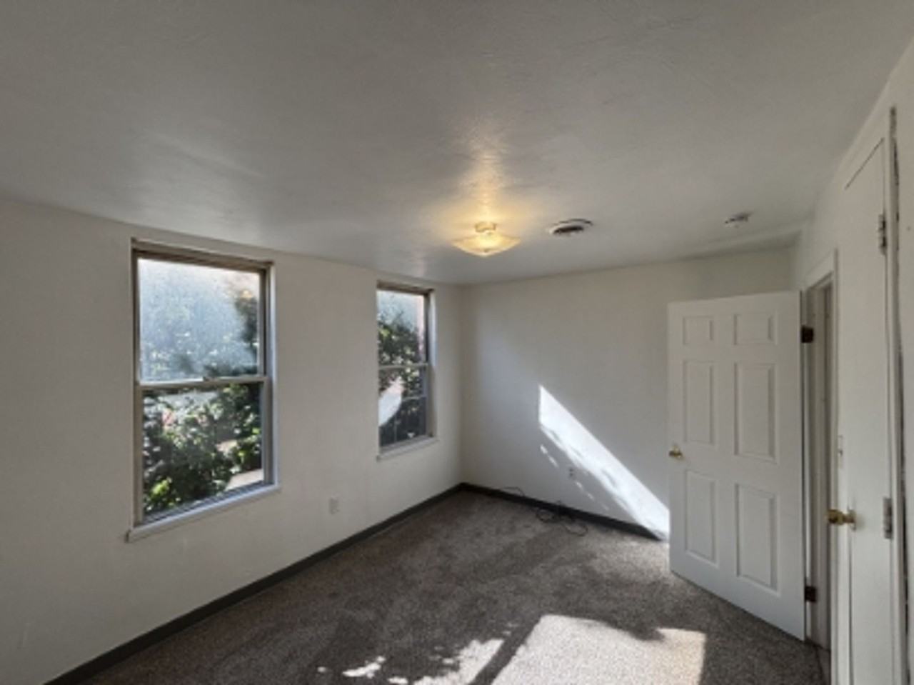 1908 Monongahela Avenue - Photo 4 of 8