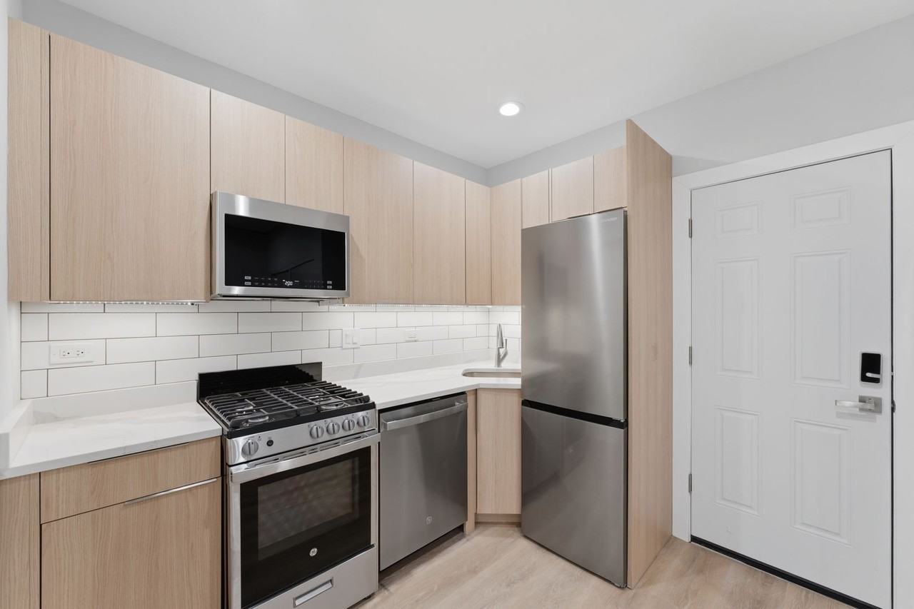 The Winthrop Place - Photo 2 of 9