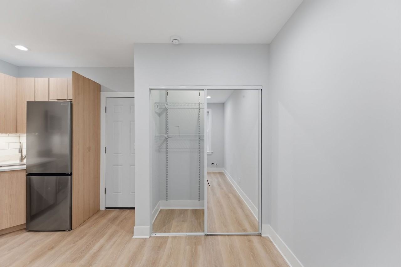 The Winthrop Place - Photo 5 of 9
