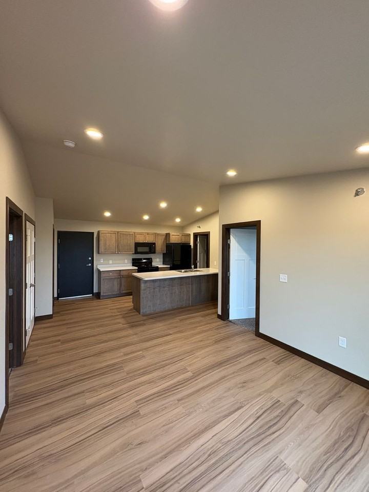 Sioux Center (CenterView Apartments Building B) - Photo 3 of 29