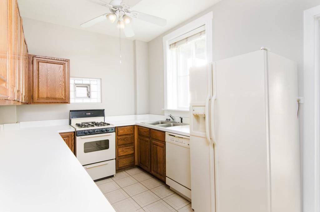 1820 W Newport Ave #1 - Photo 5 of 7