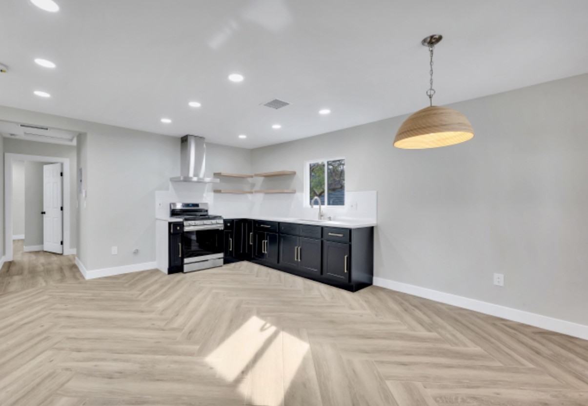 1223 North Avenue 45 - Photo 2 of 19