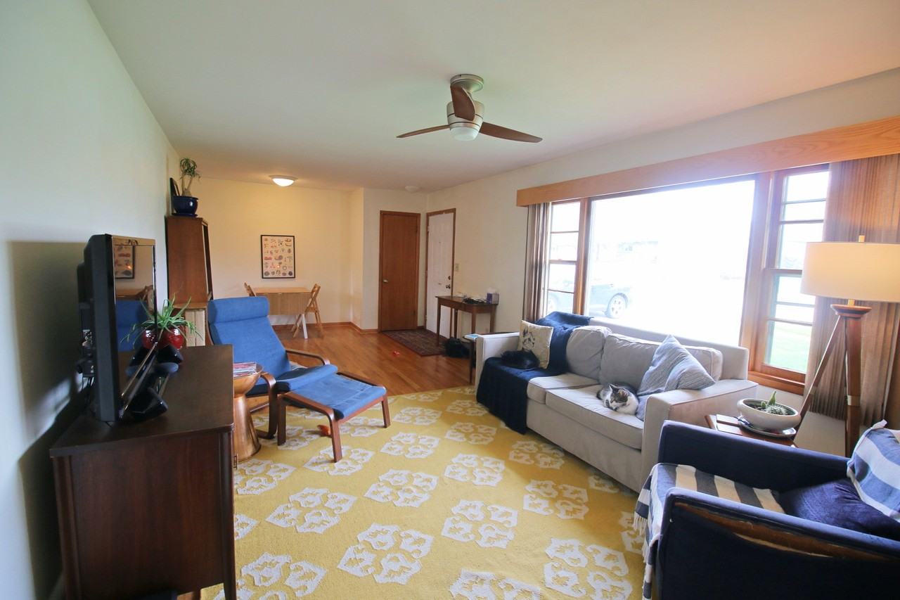 1526 Marston Ave #NA - Photo 3 of 15