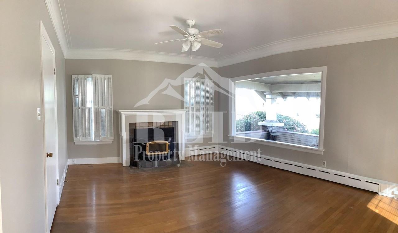 1431 Burwell St - Photo 6 of 36