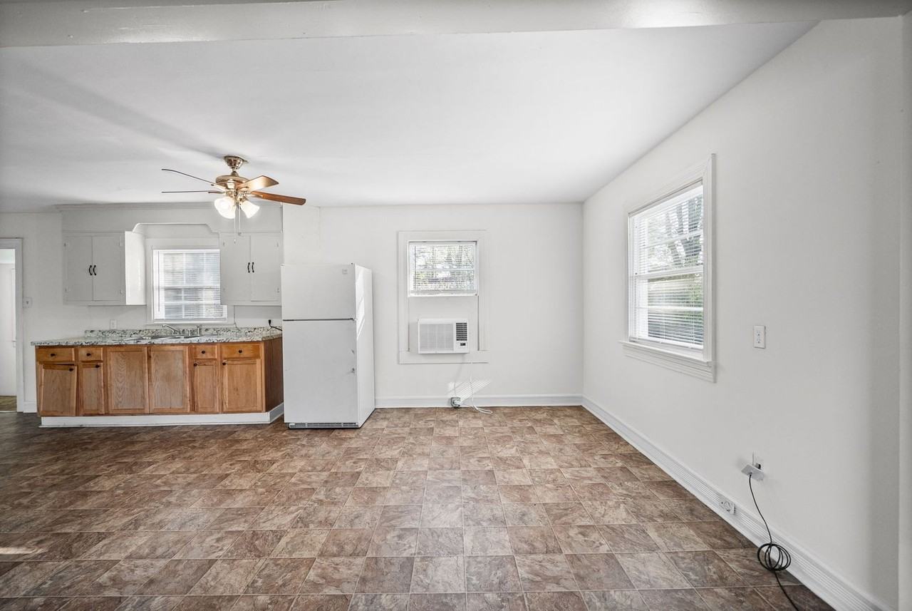 Lafayette Road-420 - Photo 6 of 49