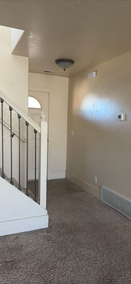 1600 W 560 S - Photo 3 of 13