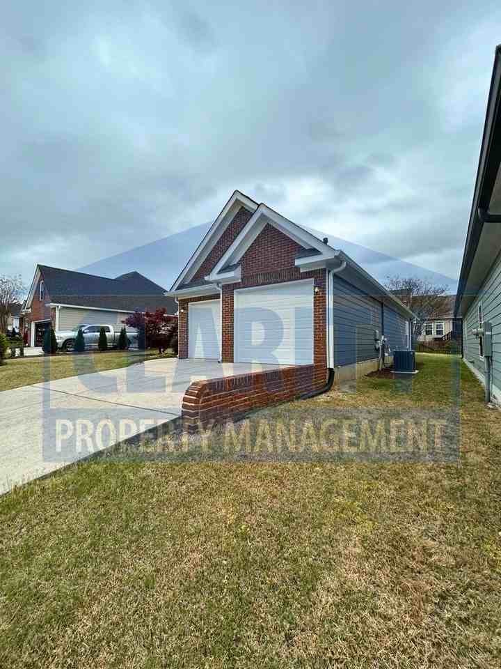7842 Laurelton Dr - Photo 2 of 30