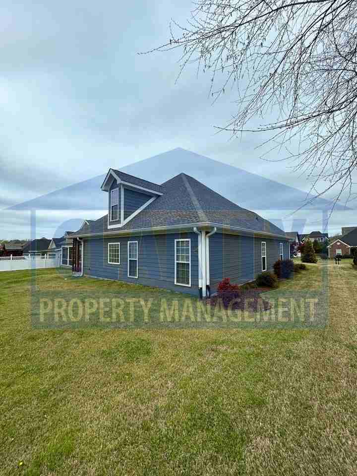7842 Laurelton Dr - Photo 3 of 30