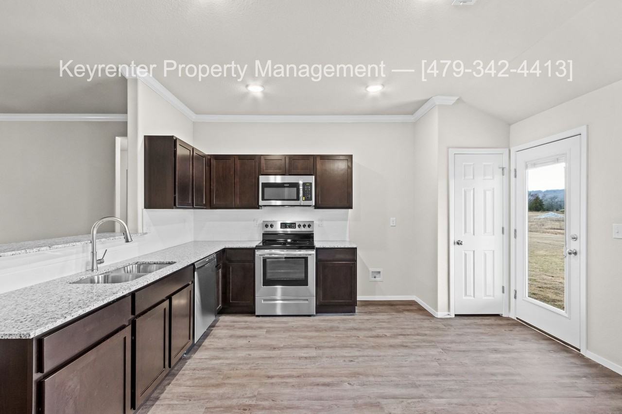 1035 Jennifer Ann Ln - Photo 7 of 29