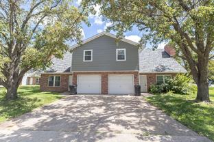 1913-1915 Greenleaves Ct - Photo 1 of 1