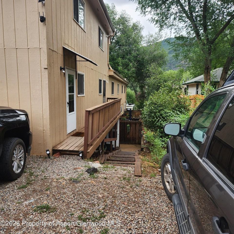 702 Midland Ave Apt 14 - Photo 2 of 10