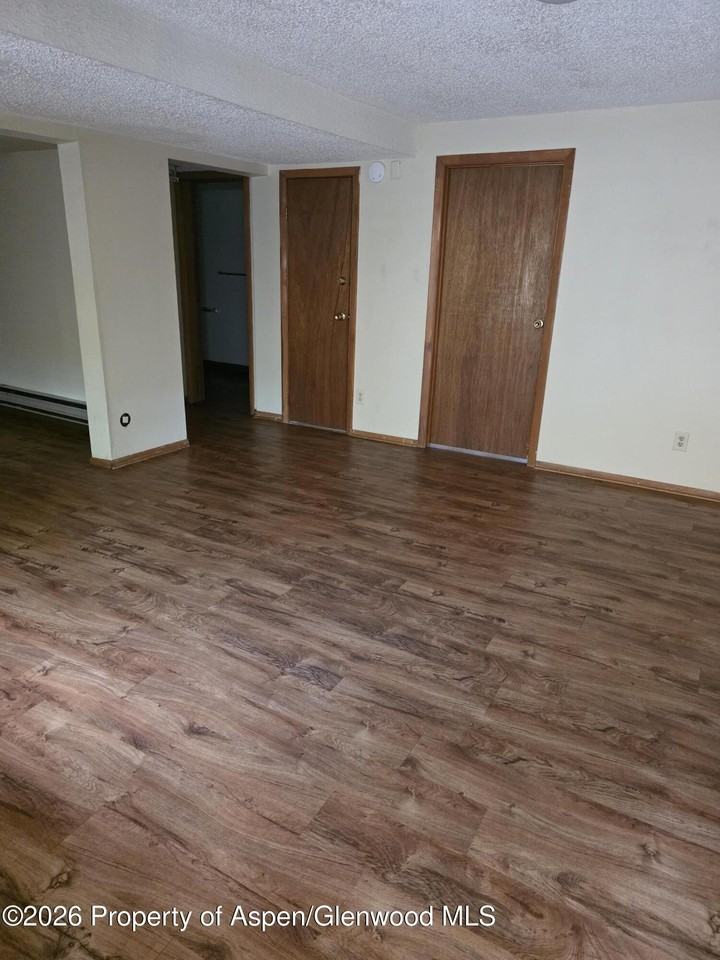 702 Midland Ave Apt 14 - Photo 4 of 10