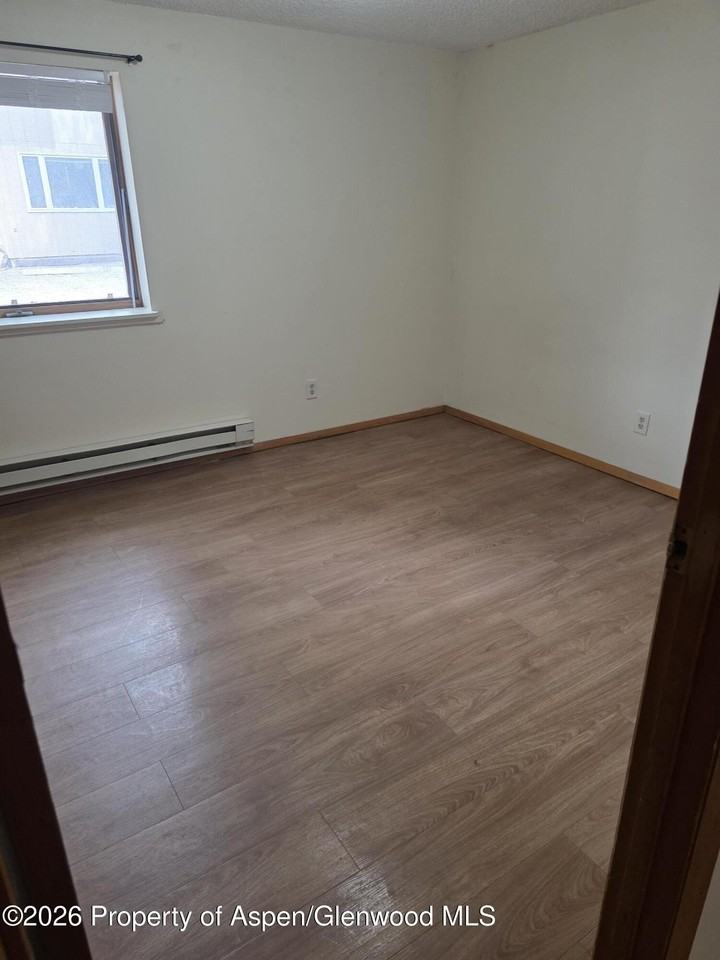 702 Midland Ave Apt 14 - Photo 6 of 10