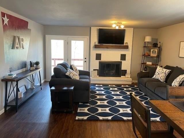 2300 Oakwood Ave - Photo 2 of 13