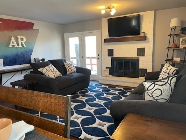 2300 Oakwood Ave - Photo 4 of 13