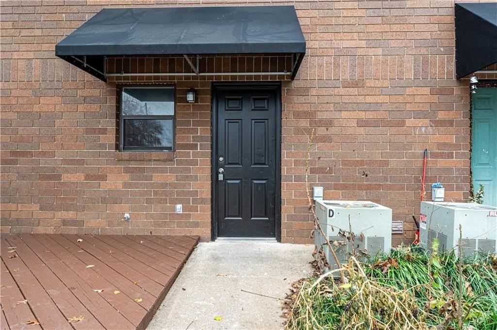 250 N Madison St #C - Photo 2 of 24