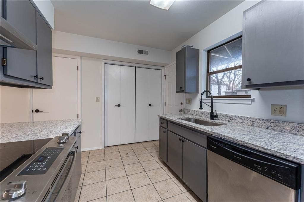 250 N Madison St #C - Photo 6 of 24