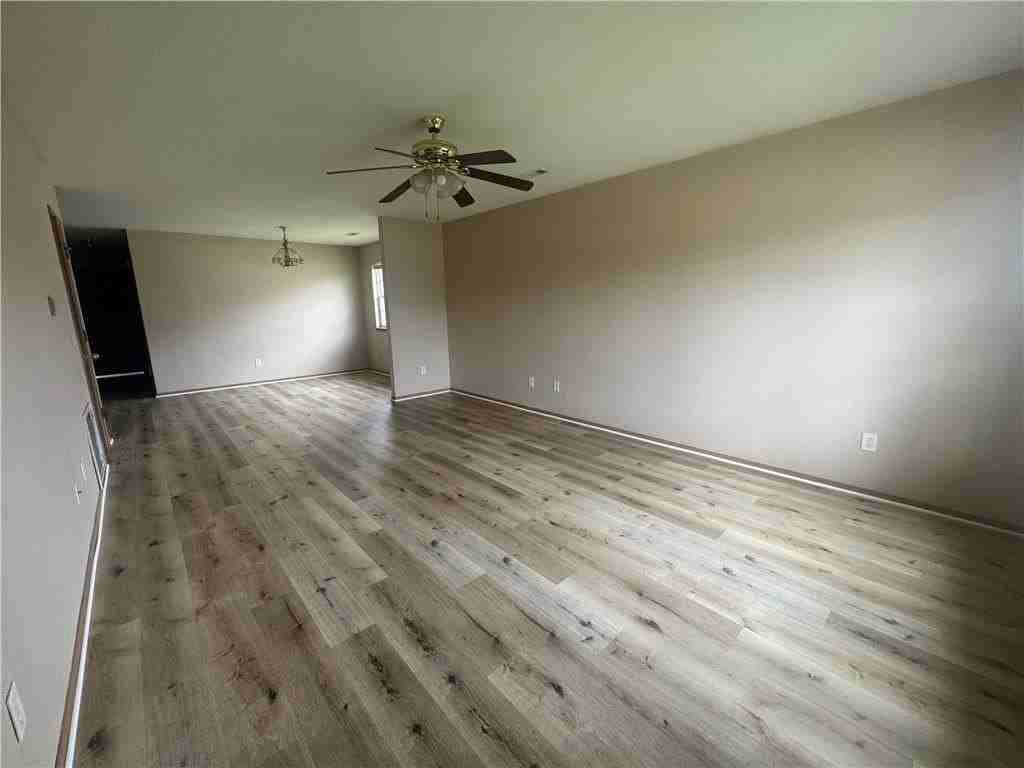 1302 N 22nd St - Photo 3 of 17