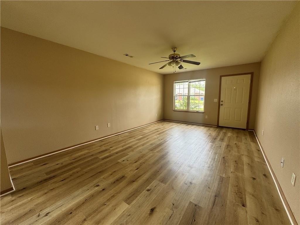 1302 N 22nd St - Photo 5 of 17