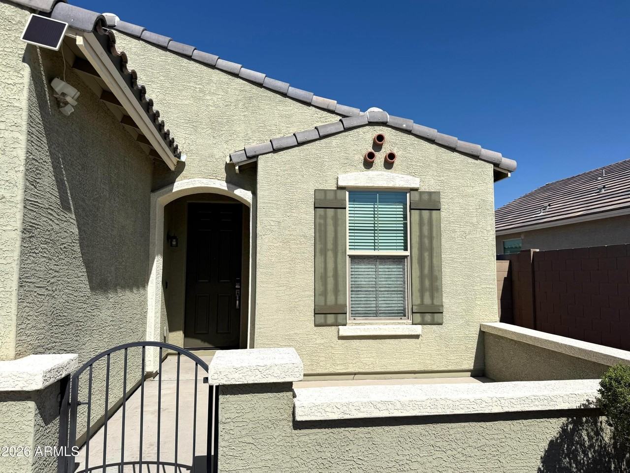 2314 E Harwell Rd - Photo 2 of 32