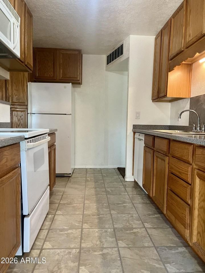 2315 W Butler Dr - Photo 4 of 13