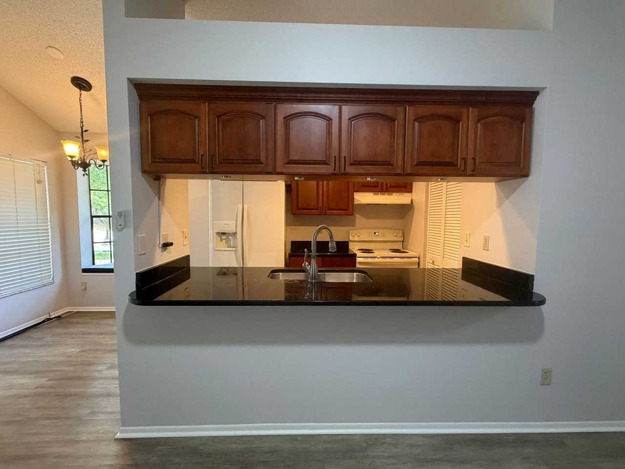 3781 Lake Shore Dr - Photo 6 of 18