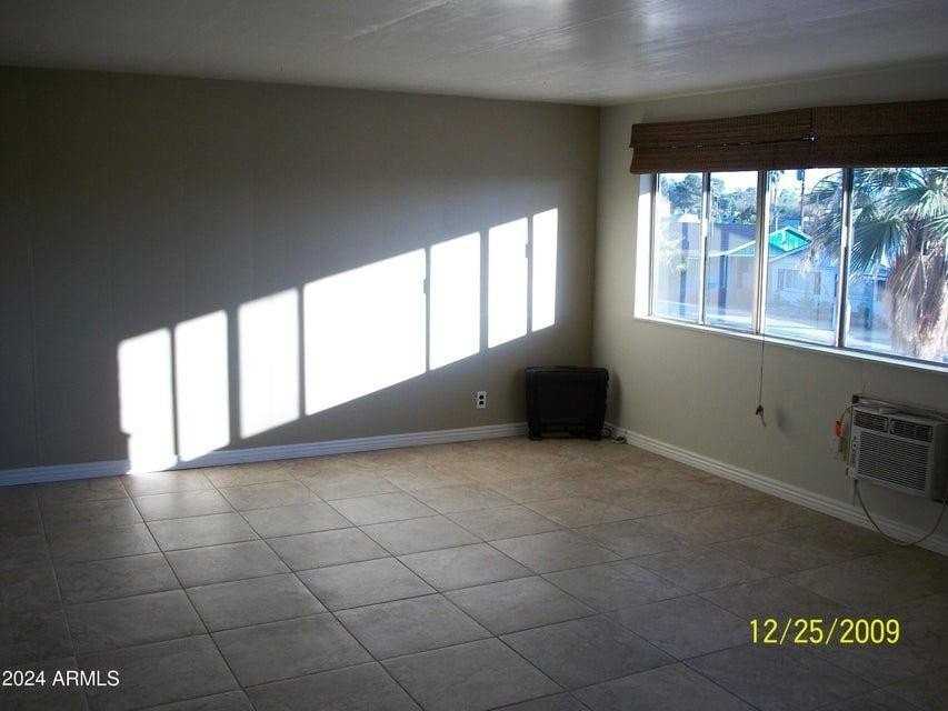 1038 E El Caminito Dr Apt 3 - Photo 5 of 7