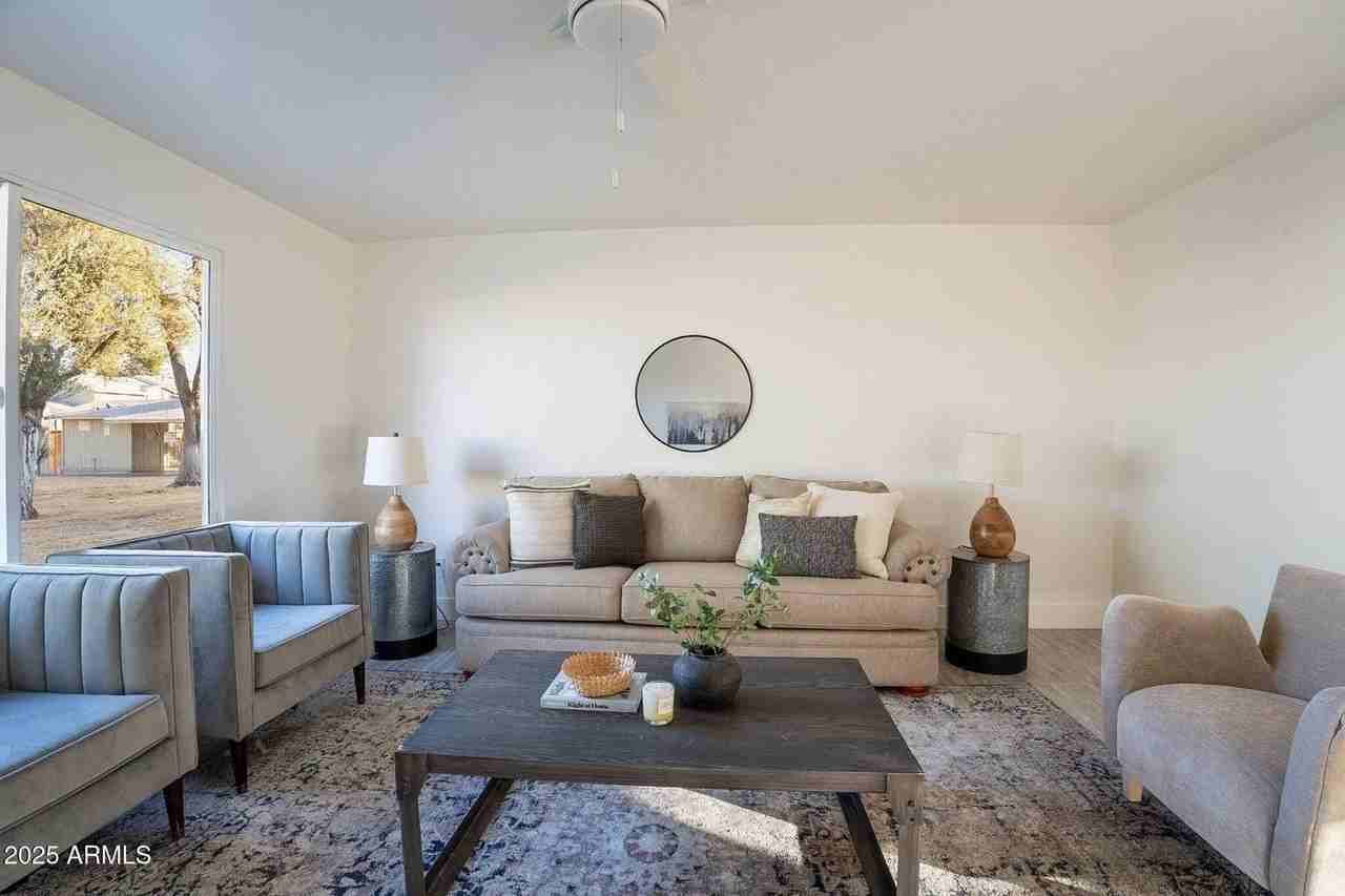 4731 N 26th Ln - Photo 3 of 29