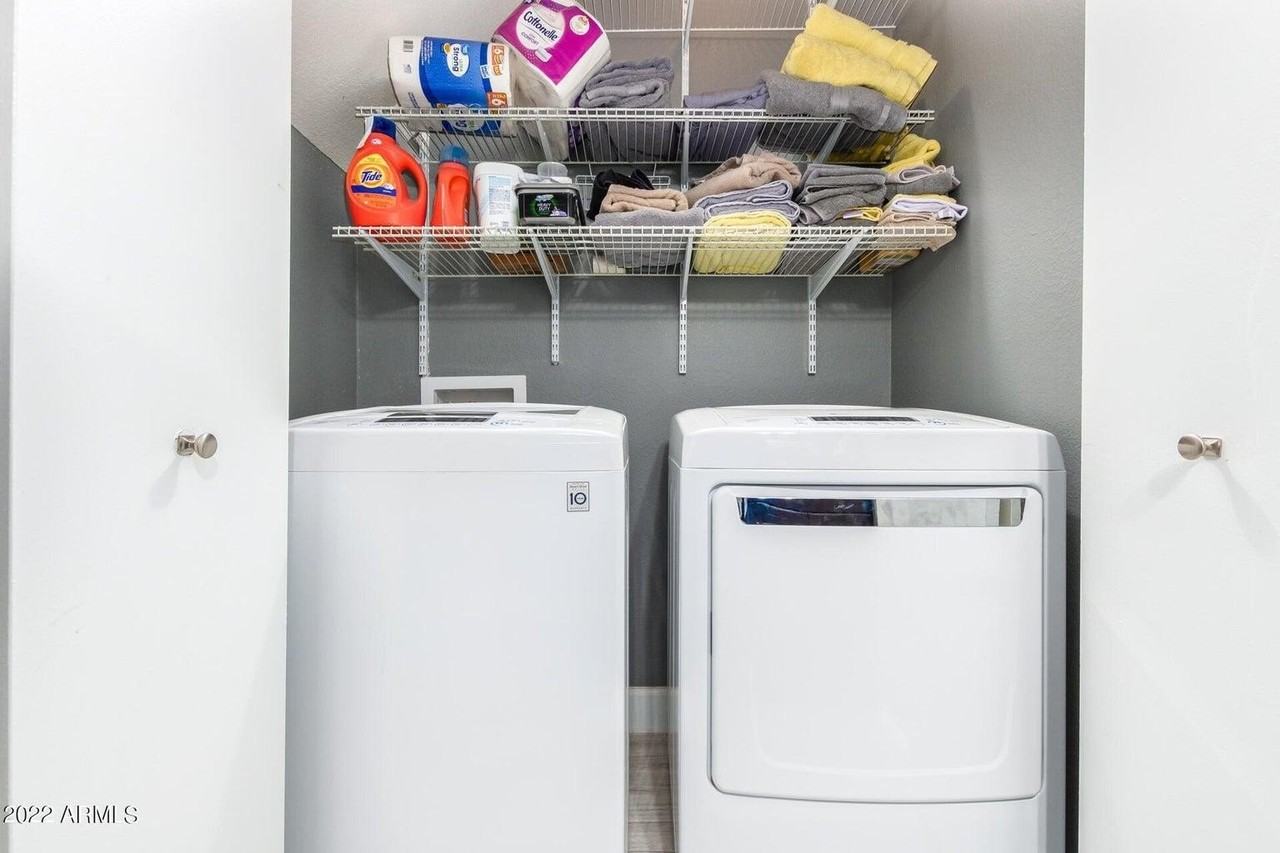 1502 E Topeka Dr - Photo 5 of 30