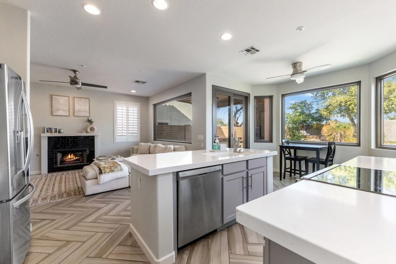 10340 E Caribbean Ln - Photo 7 of 29