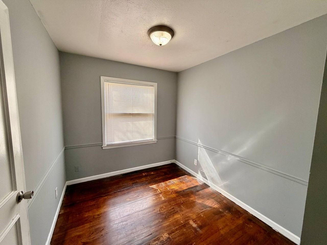 6002 Farley Ave - Photo 4 of 8