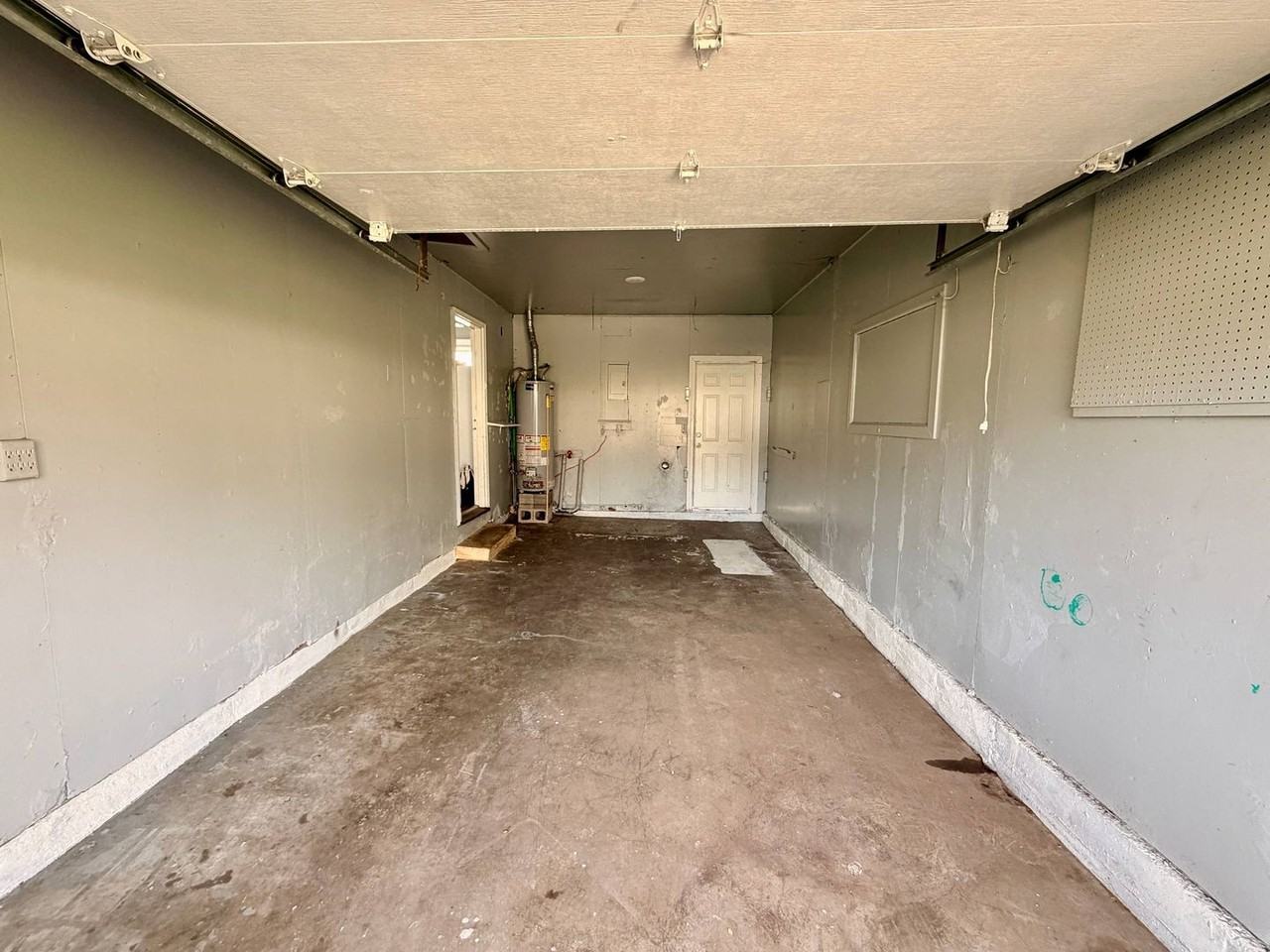 6002 Farley Ave - Photo 7 of 8