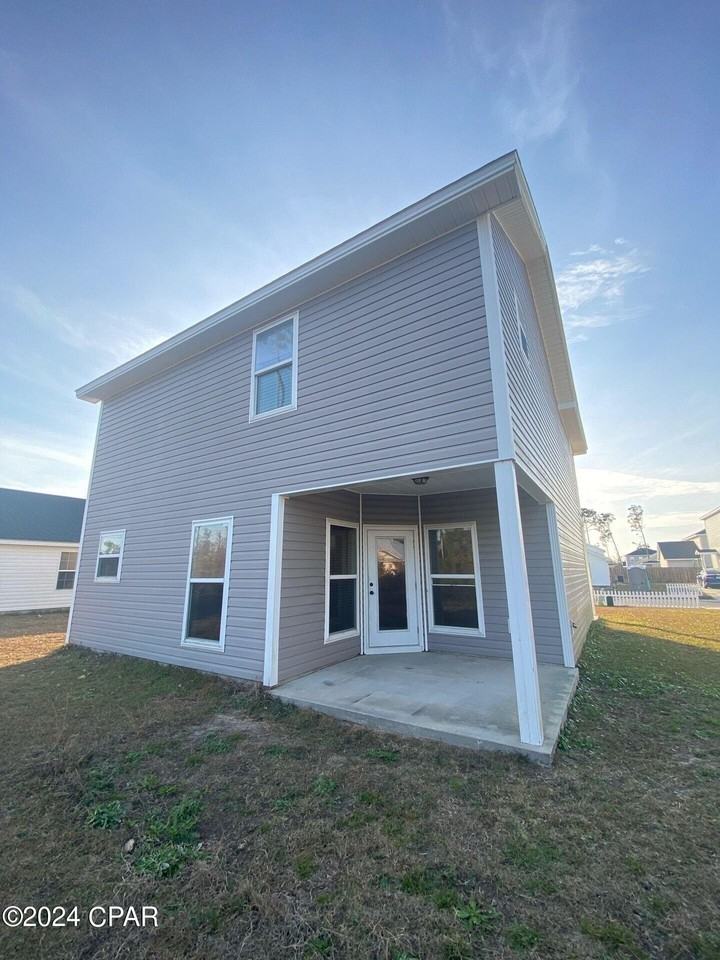 2646 Avondale Ct - Photo 2 of 11