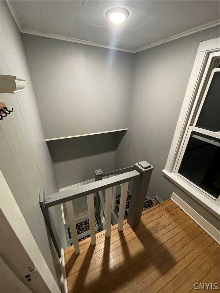 47 Center St - Photo 6 of 28