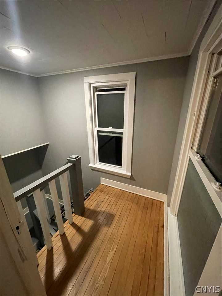 47 Center St - Photo 7 of 28